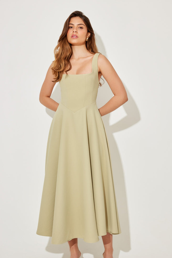 Timeless Flowy Midi Dress with Relaxed Silhouette