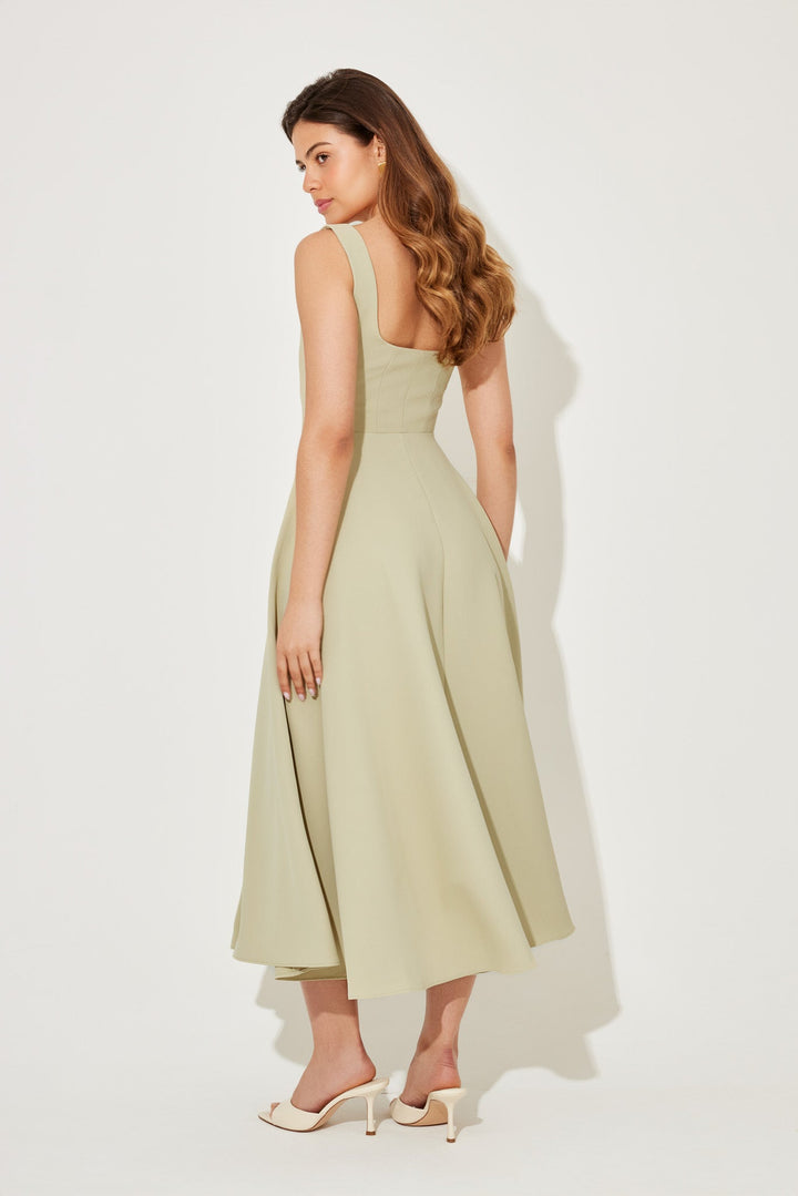 Timeless Flowy Midi Dress with Relaxed Silhouette