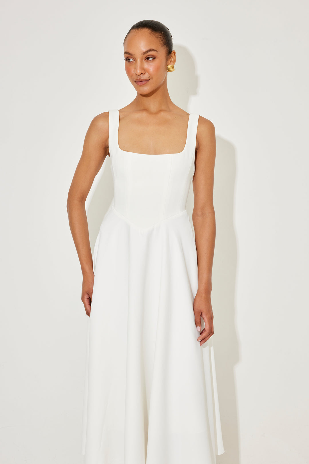Timeless Flowy Midi Dress with Relaxed Silhouette